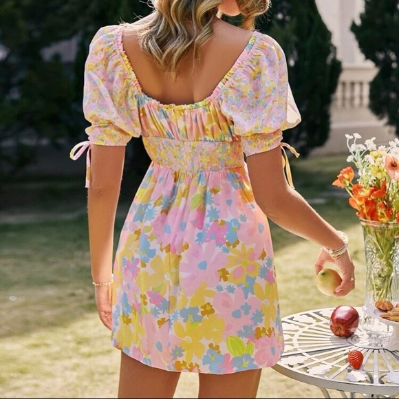 SOLD For love and lemons style boutique dress with floral print - Picture 2 of 5